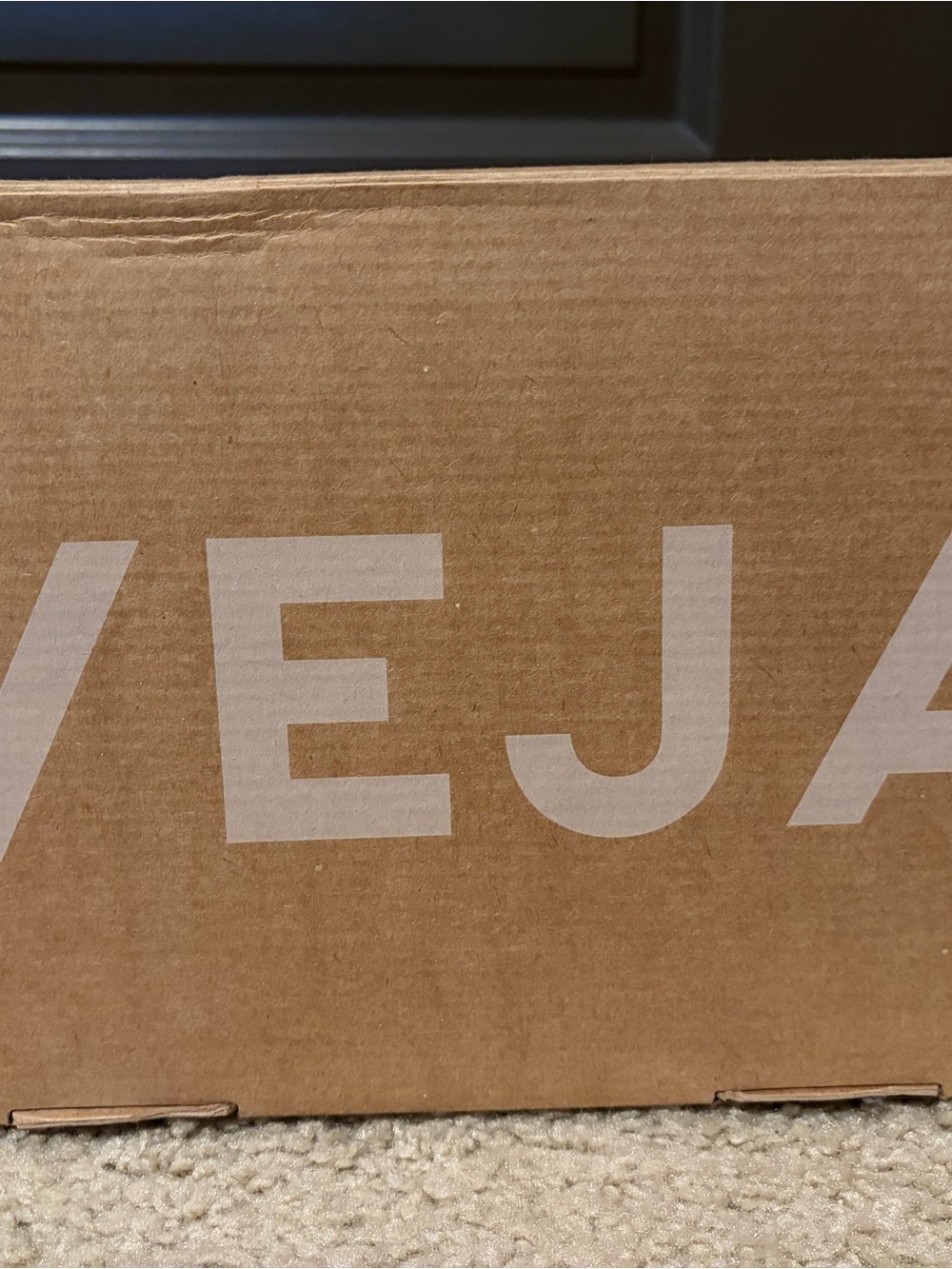 Veja Womens White Leather Sneakers - Minimal Low-Top - Picture 7 of 7